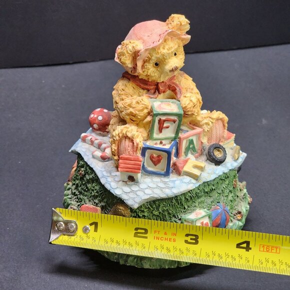 Vintage Resin Baby Girl Bear Music Box Ornate Decorative - Picture 6 of 7